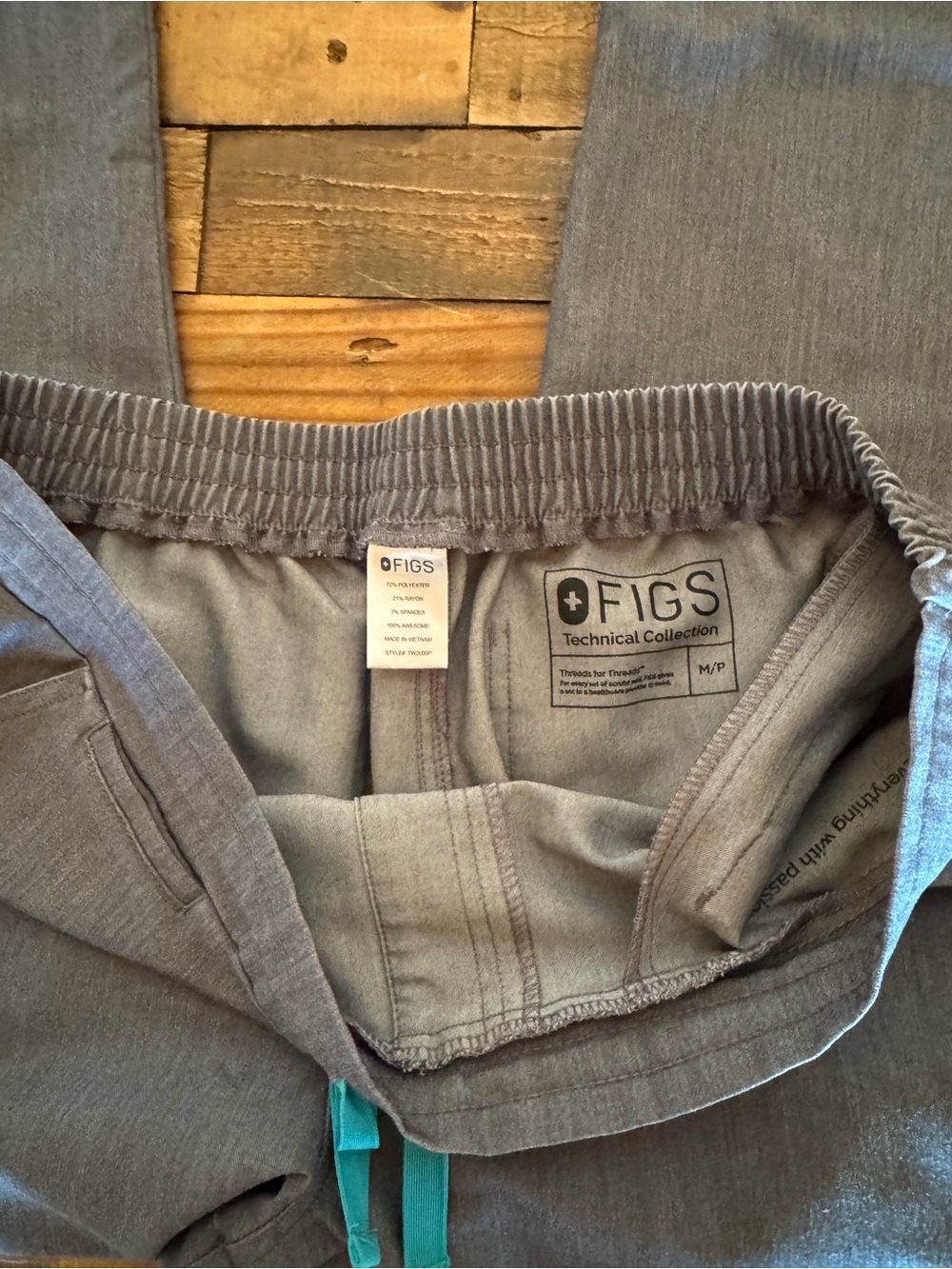 FIGS Women’s Gray Technical Pant